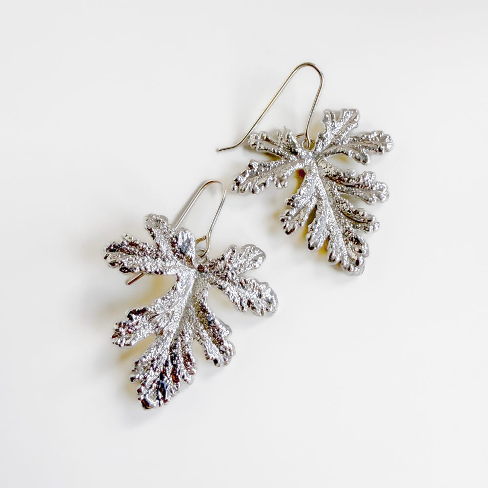 Malvarrosa Leaf Earrings
